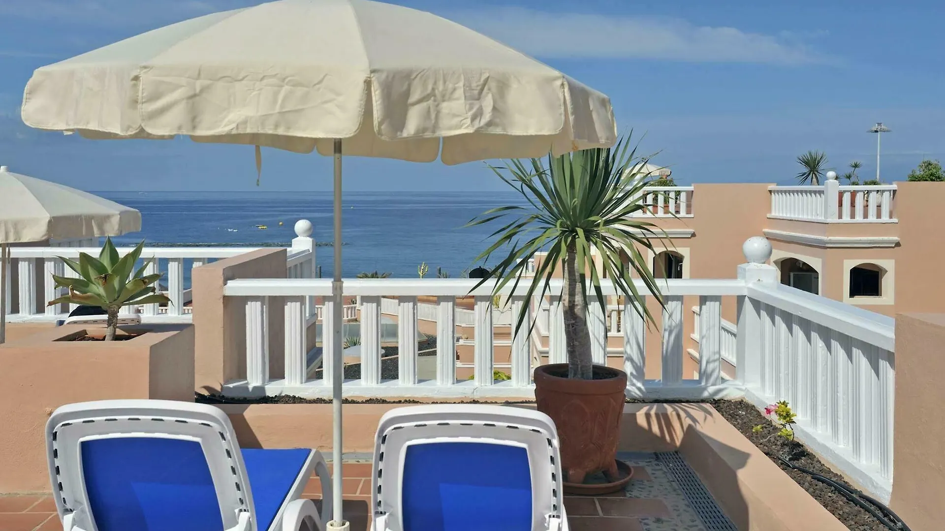 *** Aparthotel Sol Sun Beach Apartamentos Costa Adeje  Spanje
